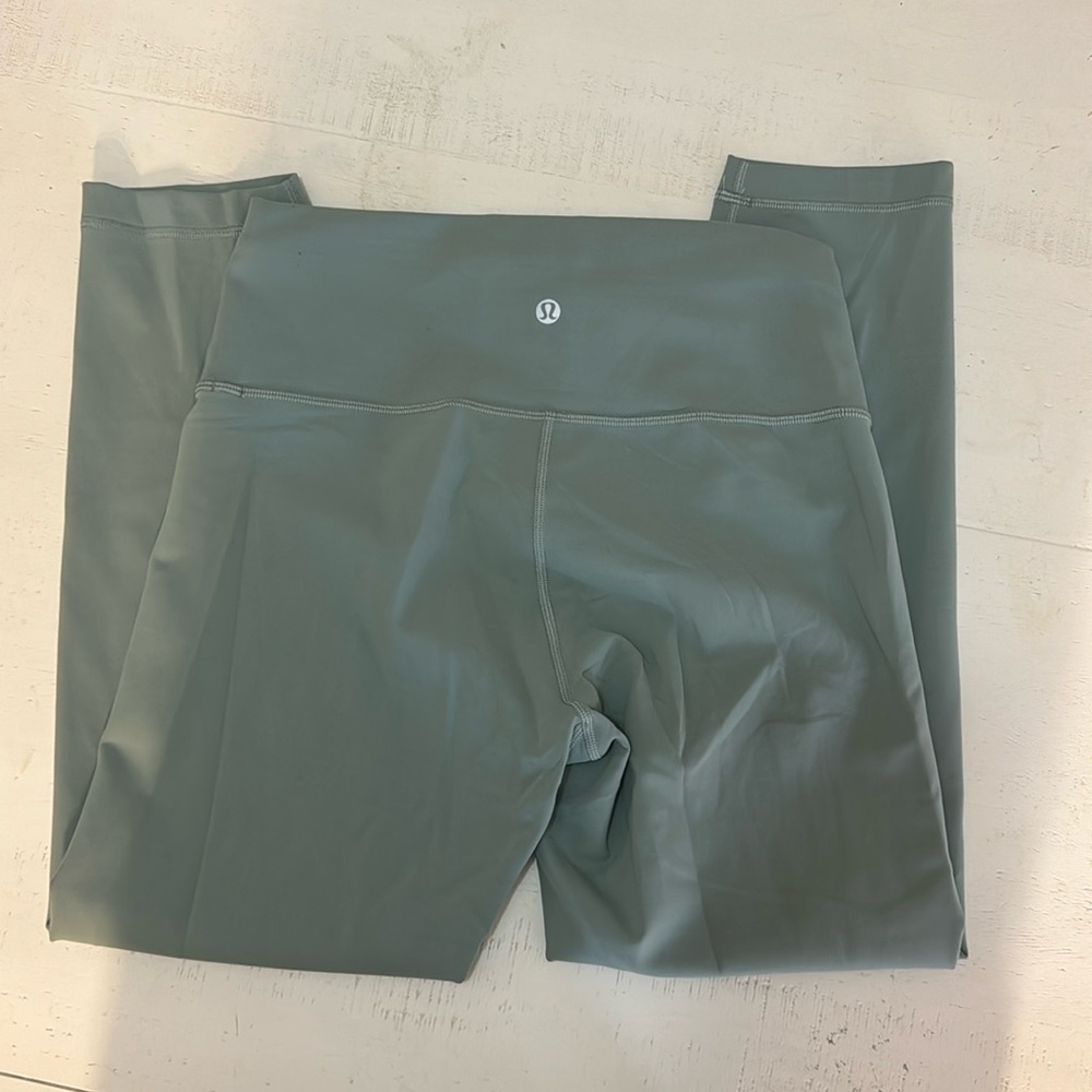 Lululemon Wunder train high-rise cropped leggings size 8  23” inseam Sage Green